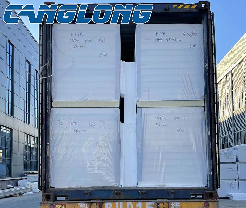 delivery of polyurethane sandwich panel