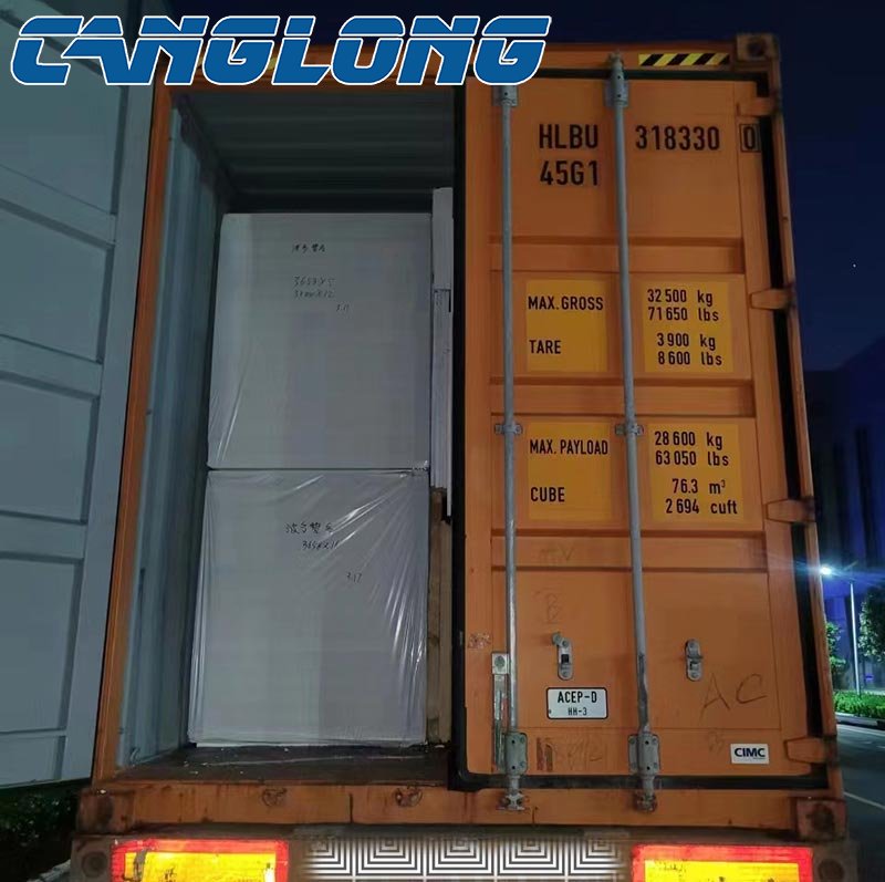 polyurethane sandwich panel shipped